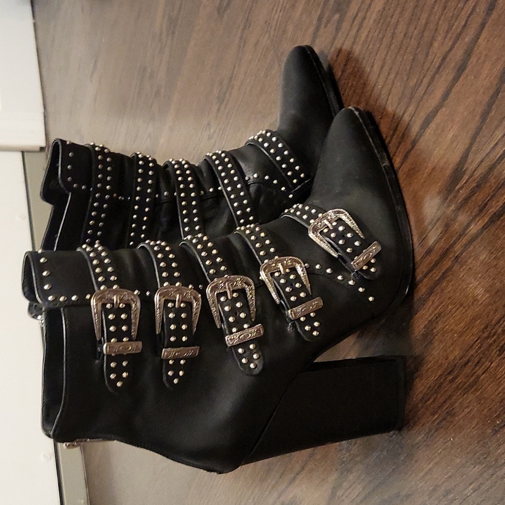 Steve Madden Boots